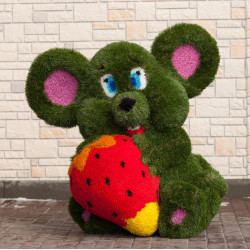 Топиарий Мышь с клубникой