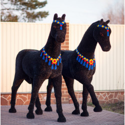 Топиари две лошади